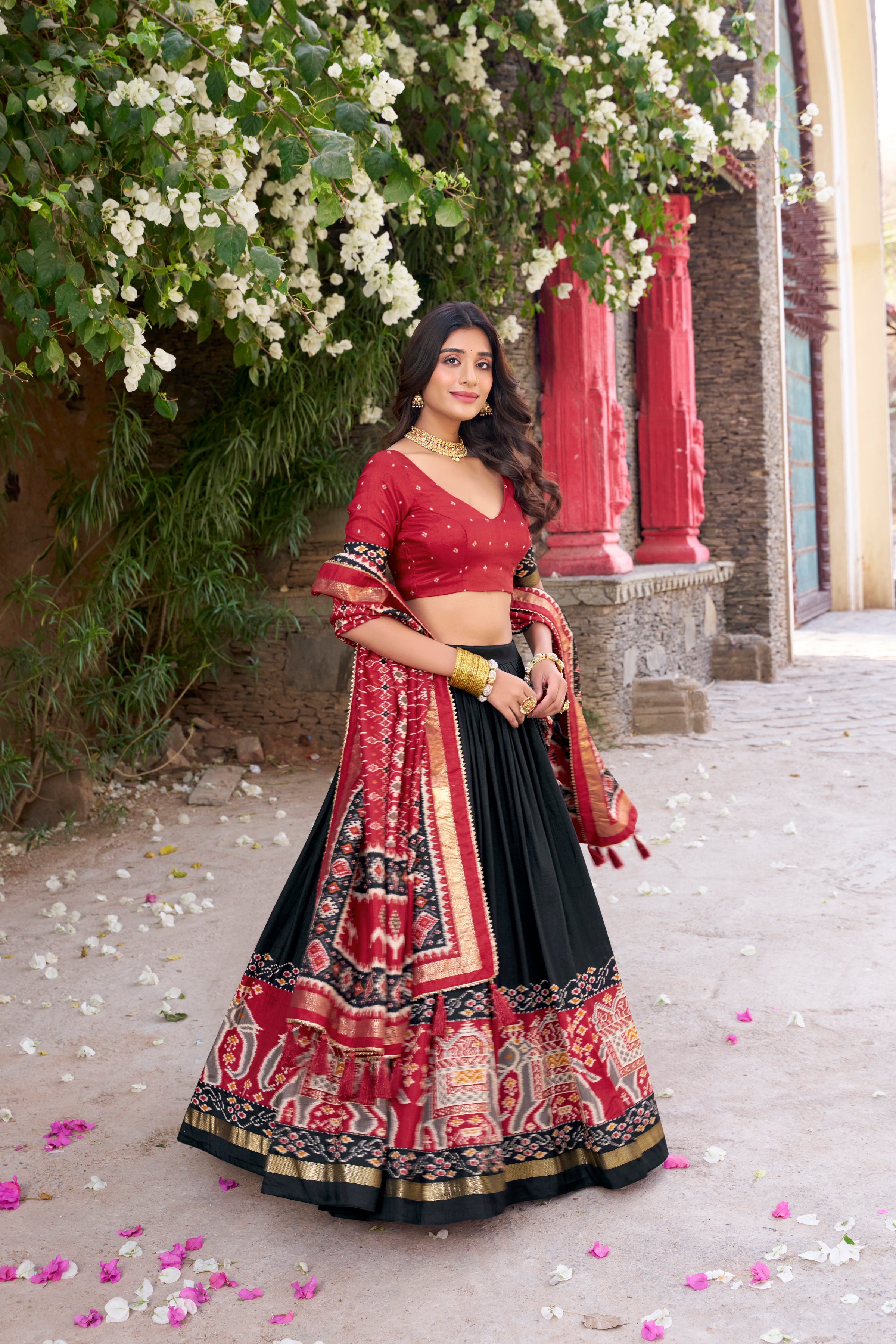 πͺ· Infuse Your Wardrobe with Southern Grace πͺ· Silk Kalamkari Print Lehenga Choli with Foil Work Border - Navratri